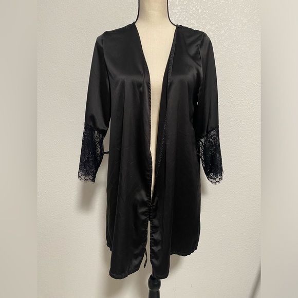 Short Satin Black Robe with Eyelash Lace Sleeves - Picture 2 of 4
